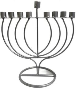 חנוכיה עגולה מפוארת ממתכת - צבע כסף